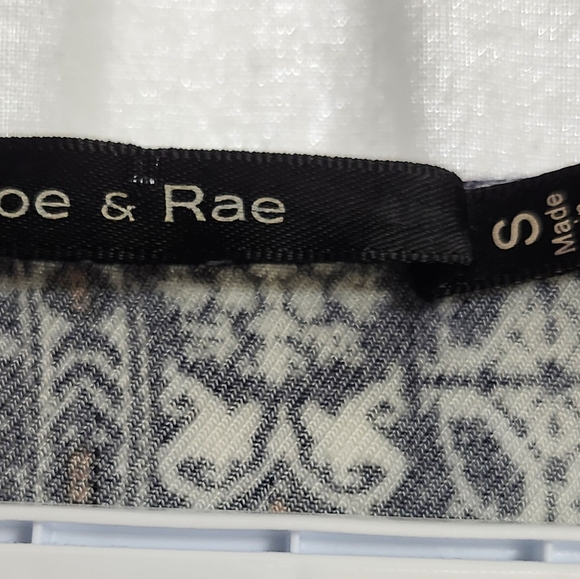 Doe and Rae size small top - Picture 2 of 8